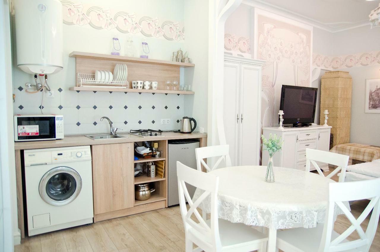 Deluxe Appartment In The City Center Lviv Exterior photo