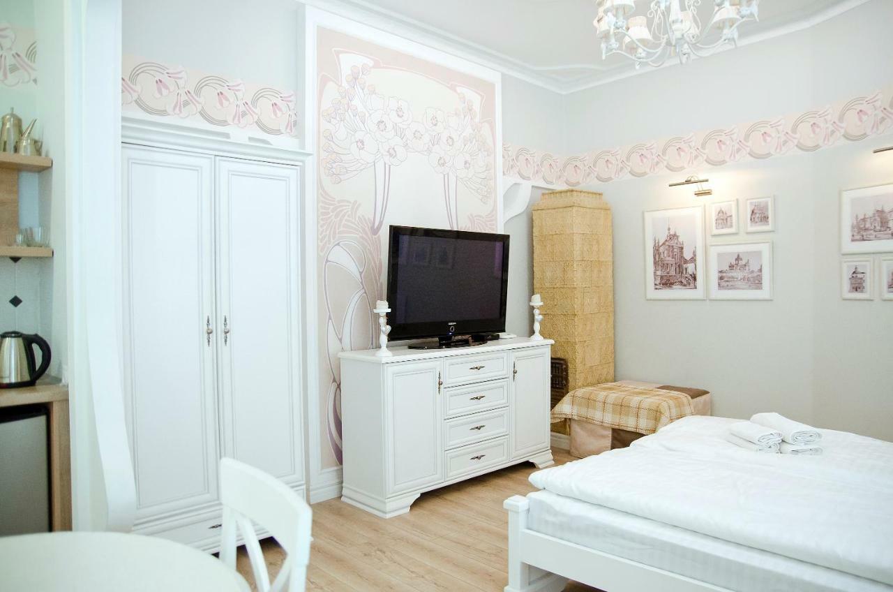 Deluxe Appartment In The City Center Lviv Exterior photo